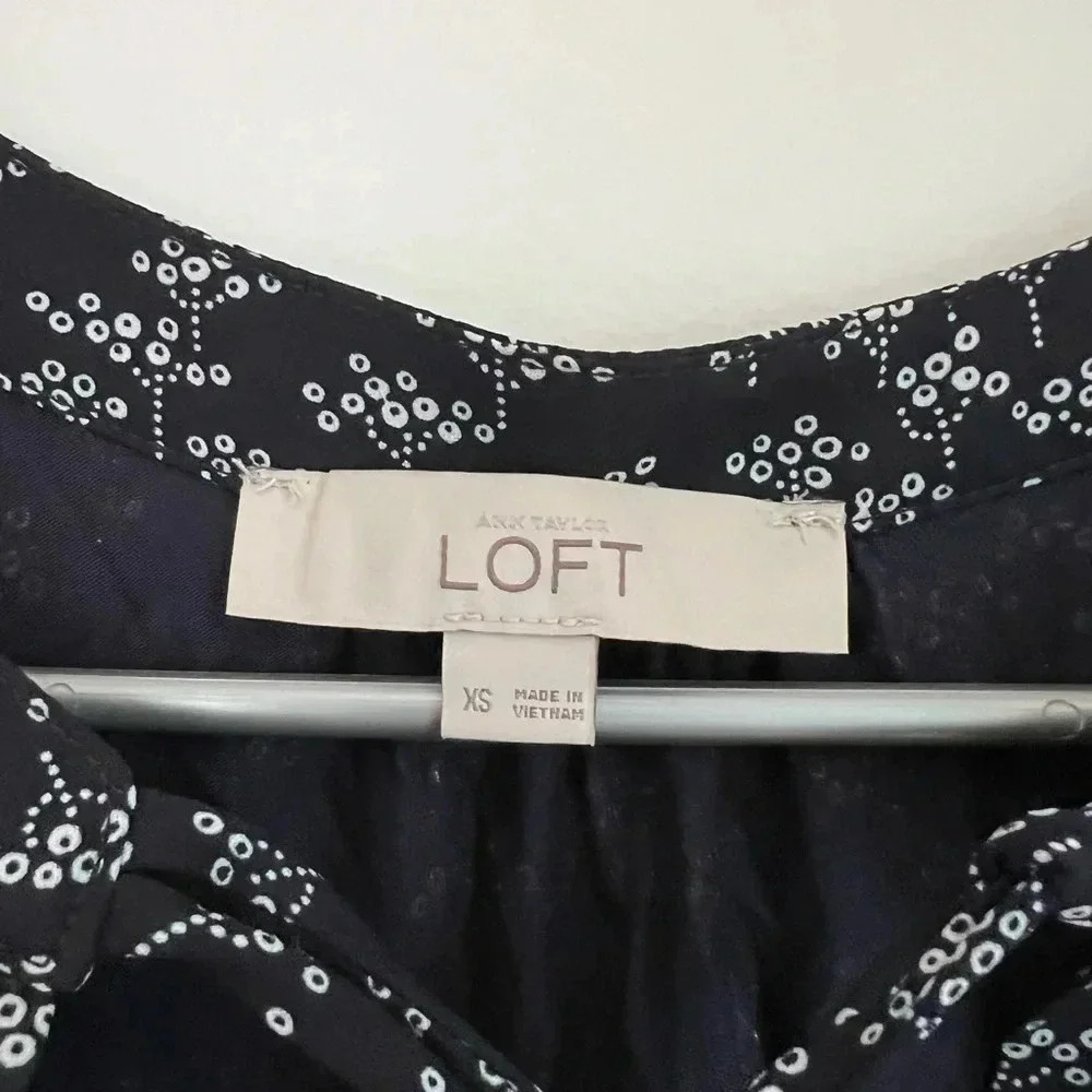 LOFT Blouse - Picture 2 of 3